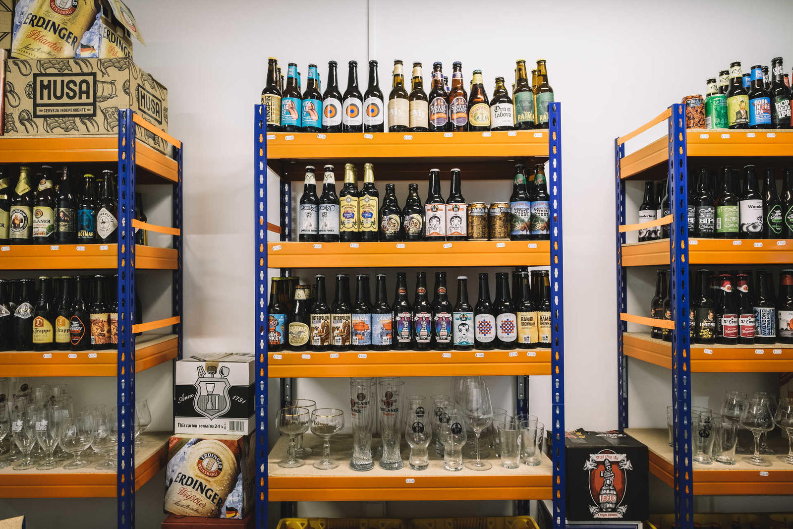 Armazém da Cerveja abre portas na Rua Formosa, na cidade do Porto.