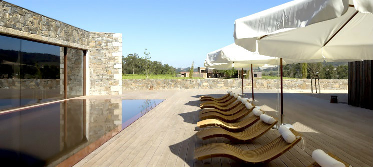 monverde-wine-experience-hotel-fachada-piscina-toldos-p