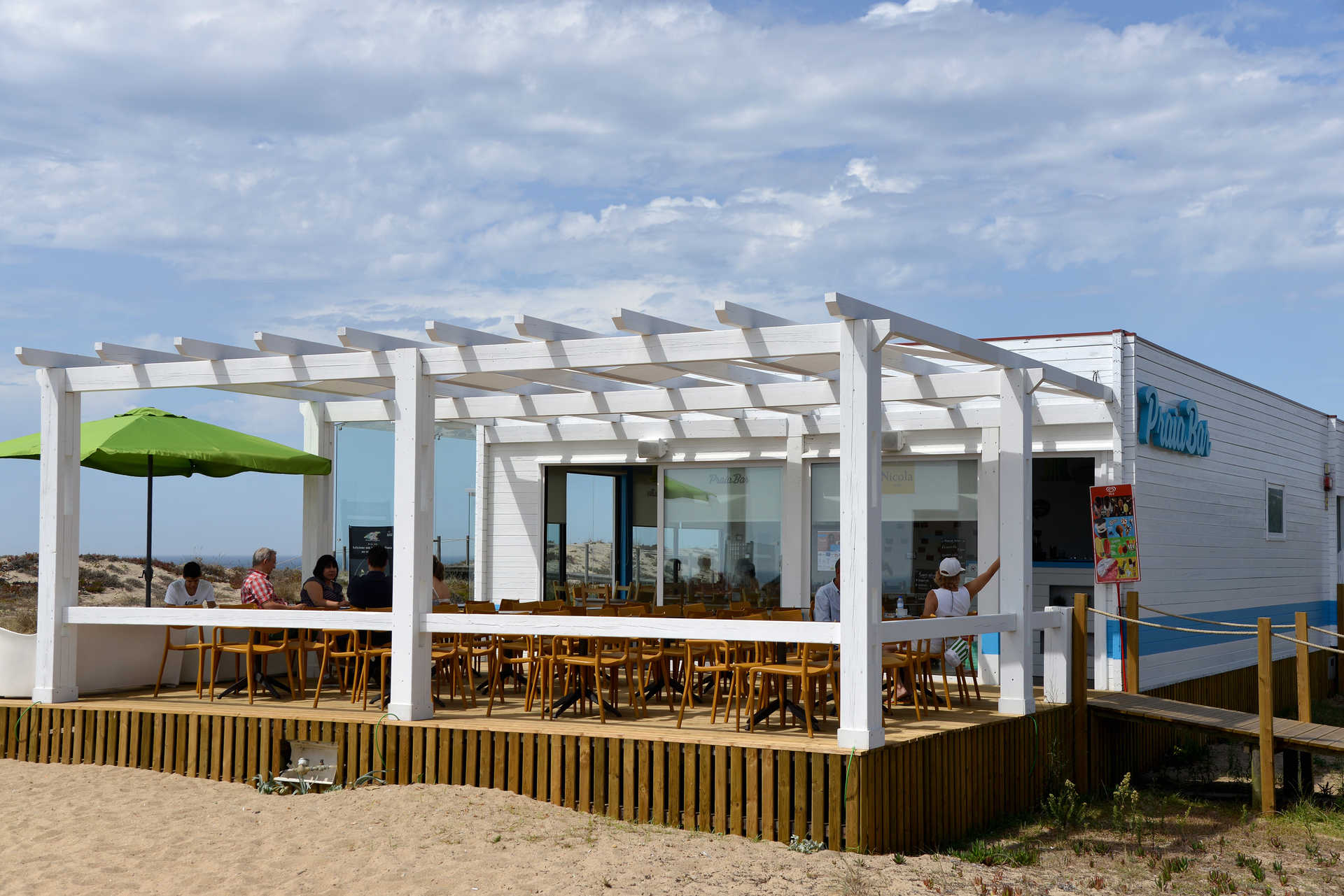 Praia Bar na marginal de Vila Nova de Gaia
