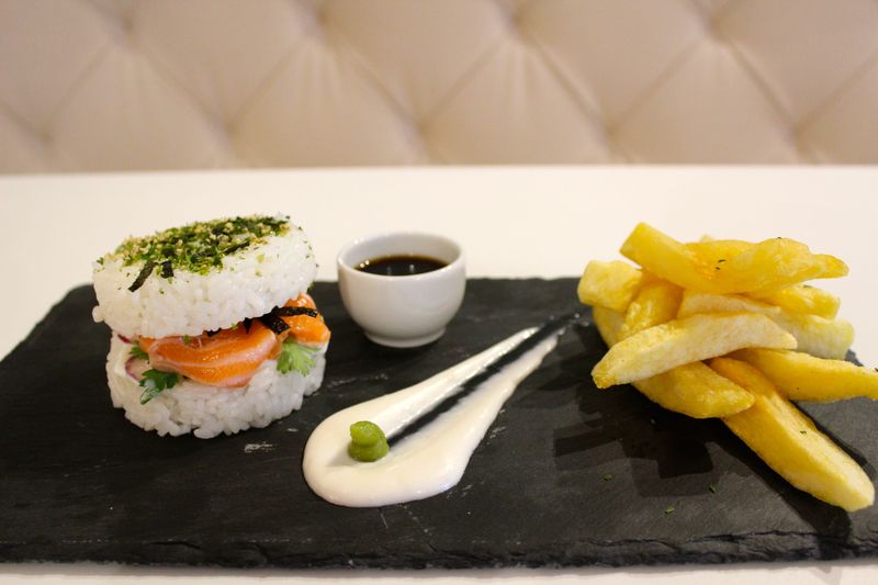 salmon sushi burger_resultado