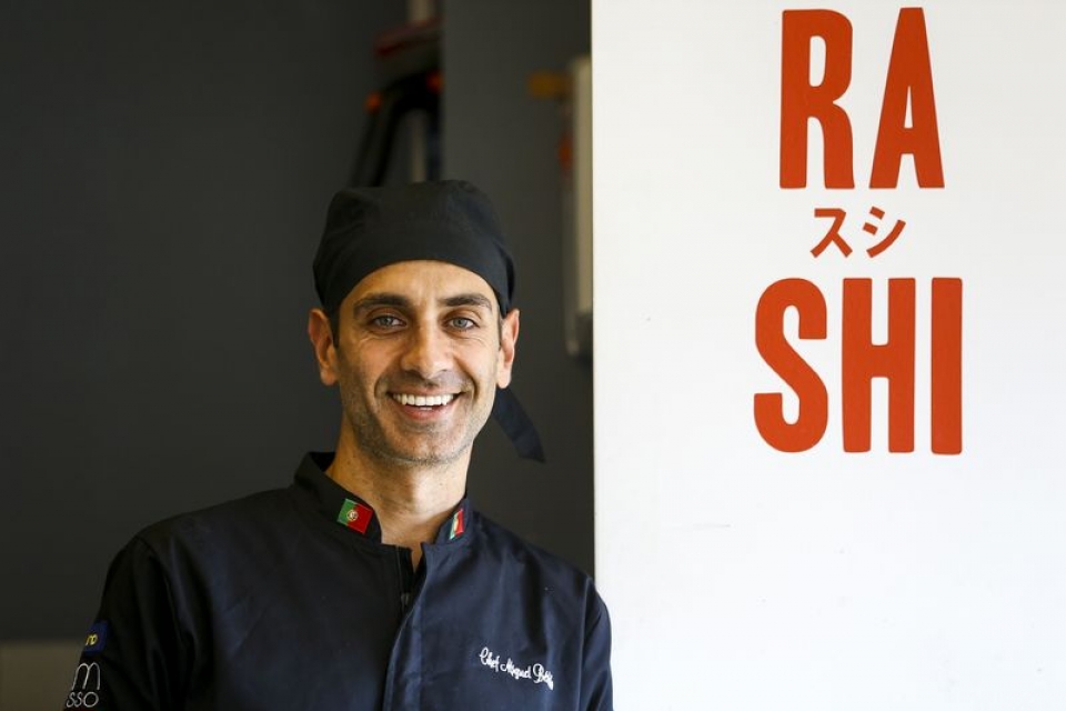 Restaurante japonês Chirashi e sushiman  Miguel Bértolo