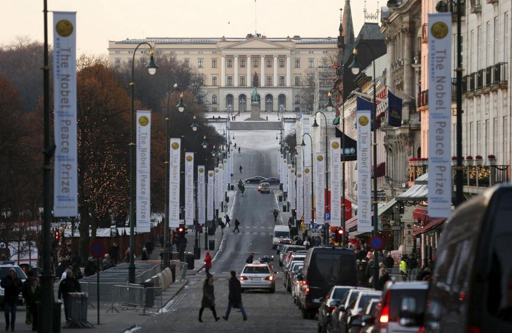 File photo shows the Royal Palace at the end of Karl Johans Gate in Oslo