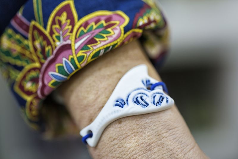 Pássaro de Seda é uma marca artesanal de cerâmica (bijutaria e decoração)