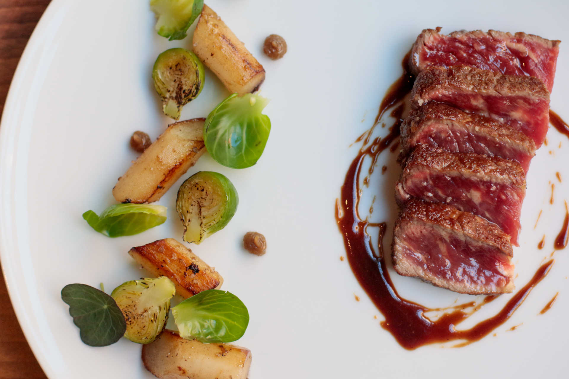 Restaurante Almeja: o novo restaurante da baixa do Porto tem carnes maturadas