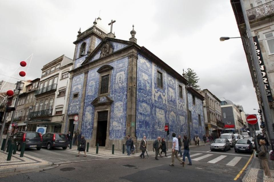 Baixa de Coimbra acolhe mostra de automóveis clássicos de marcas inglesas  no próximo sábado —