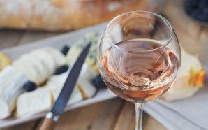 5 vinhos rosés ideais para acompanhar petiscos no verão