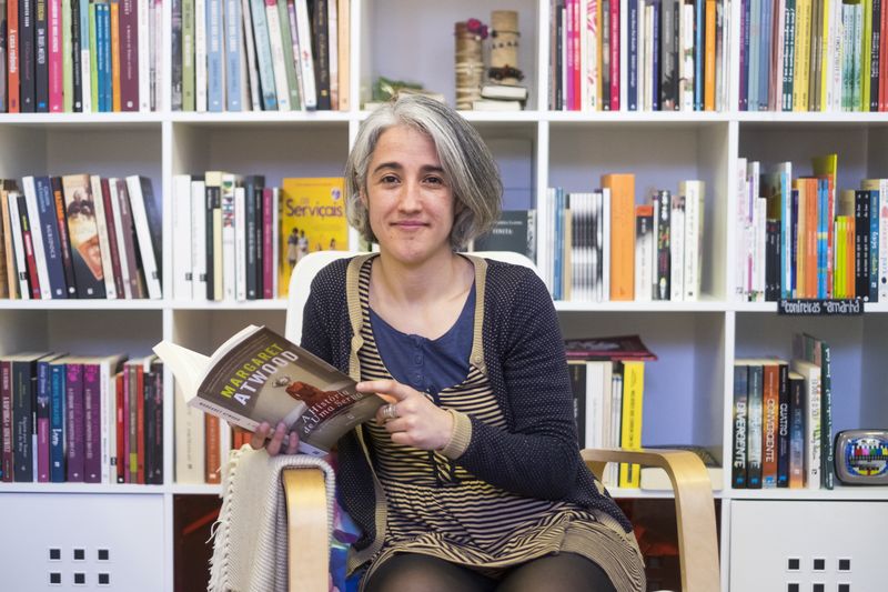 A livraria Confraria Vermelha, é a primeira livraria feminista no pais