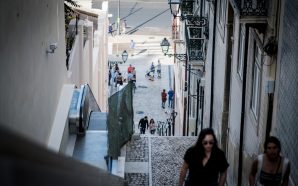 Lisboa: já se sobe ao castelo nas novas escadas rolantes [fotos]