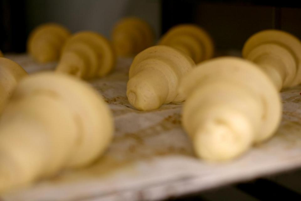 Pastelaria-Croissants-960x640_c
