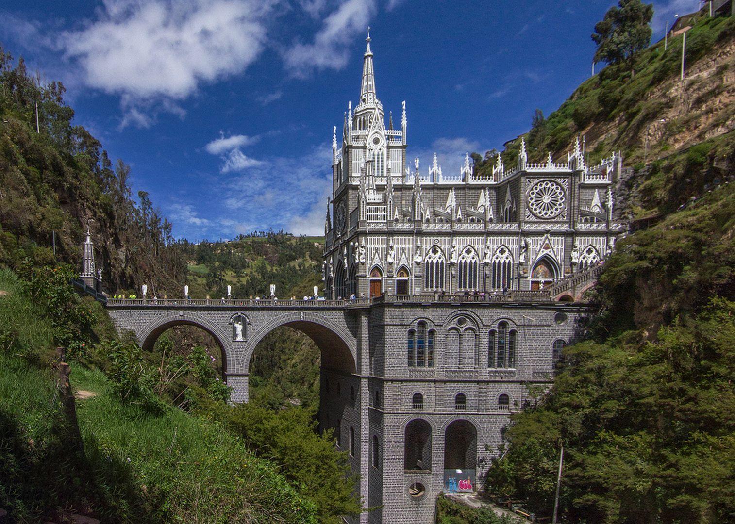 Santuario de Las Lajas (Nariño, Colombia) shutterstock_1133644760_resultado
