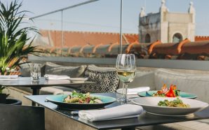 Lisboa: Já se almoça nesta esplanada secreta com vista para o castelo