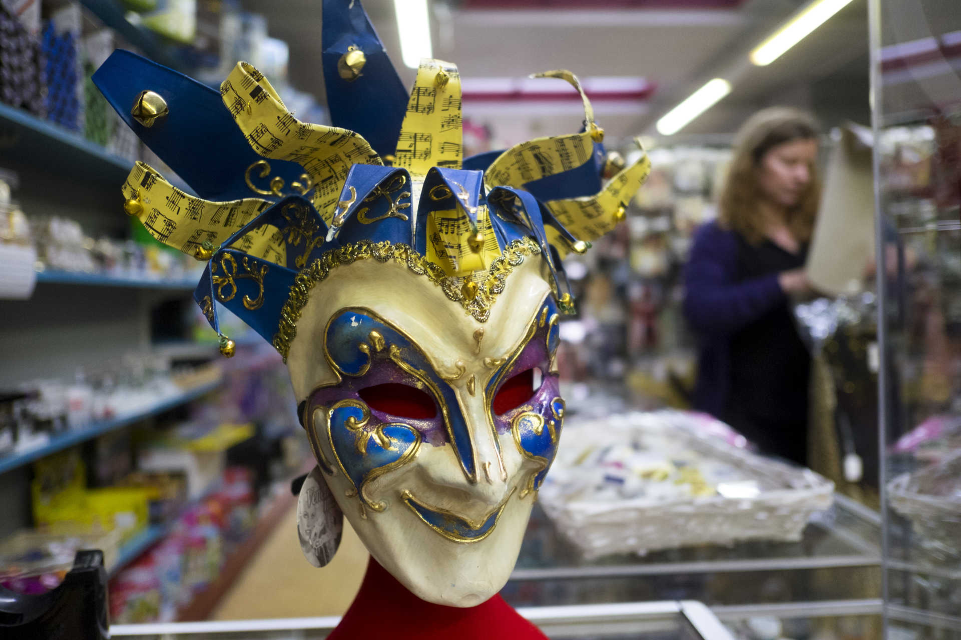 As lojas de fantasias de carnaval estão nesta altura cheias