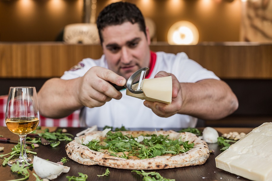 O campeão mundial da pizza napolitana chega a Lisboa
