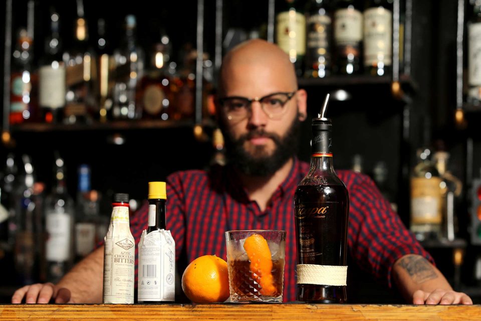 Novo serviço no Algarve leva bartenders a casa para preparar cocktails