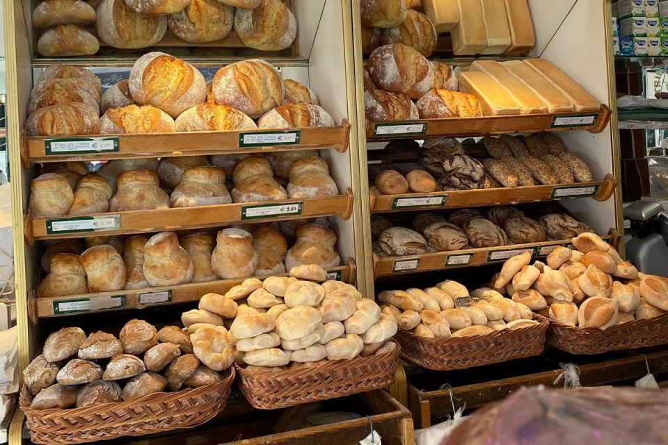 Padaria algarvia está a oferecer pão fresco às famílias que precisam