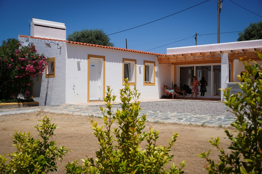 Refúgio na natureza. A incrível casa modular em Sintra que ficou