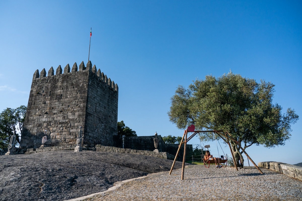 Castelo da Póvoa de Lanhoso: o irredutível refúgio de D. Teresa