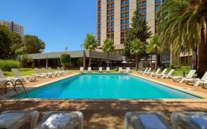 Fazer uma pausa na piscina do Lisbon Marriott Hotel