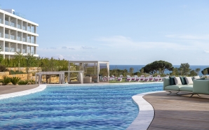 Novo resort W Algarve proporciona luxo com traços mouriscos, em…