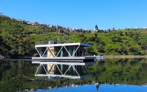 Floating Álvaro: uma casa flutuante em pleno rio Zêzere (com…