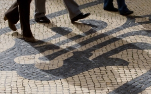 Vêm aí peddy-papers pela calçada artística de Lisboa